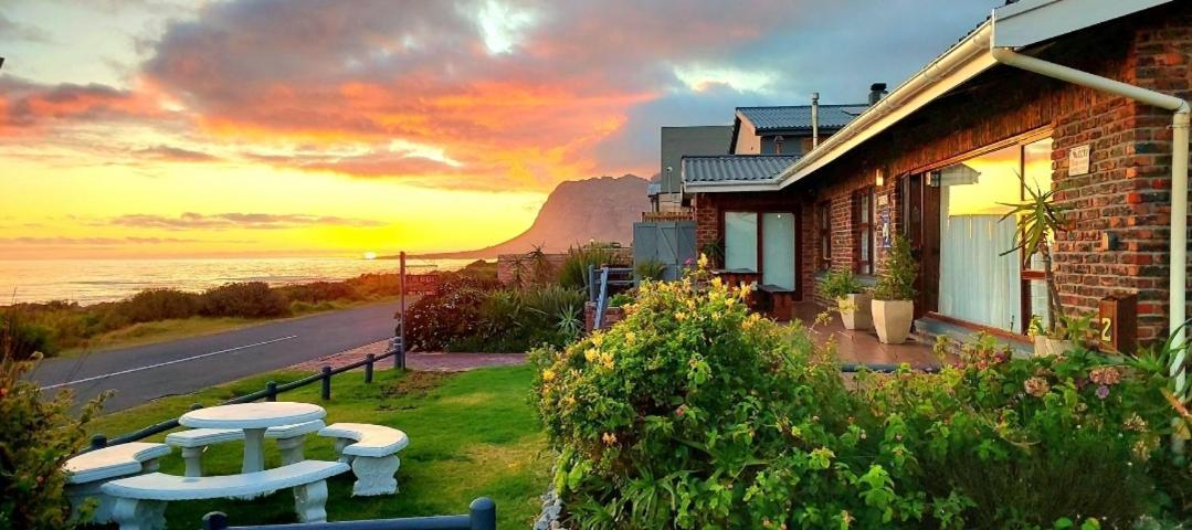 La Mer Seafront Selfcatering Accommodation Kleinmond ภายนอก รูปภาพ