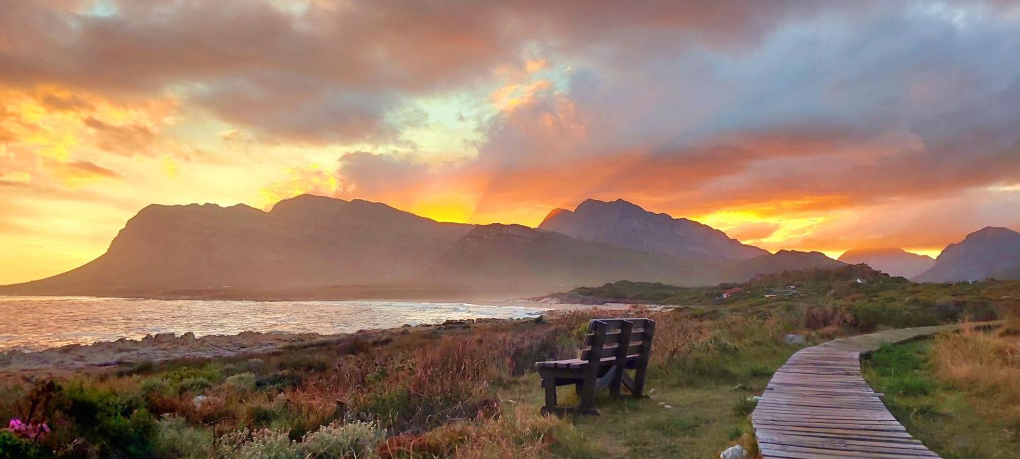 La Mer Seafront Selfcatering Accommodation Kleinmond ภายนอก รูปภาพ