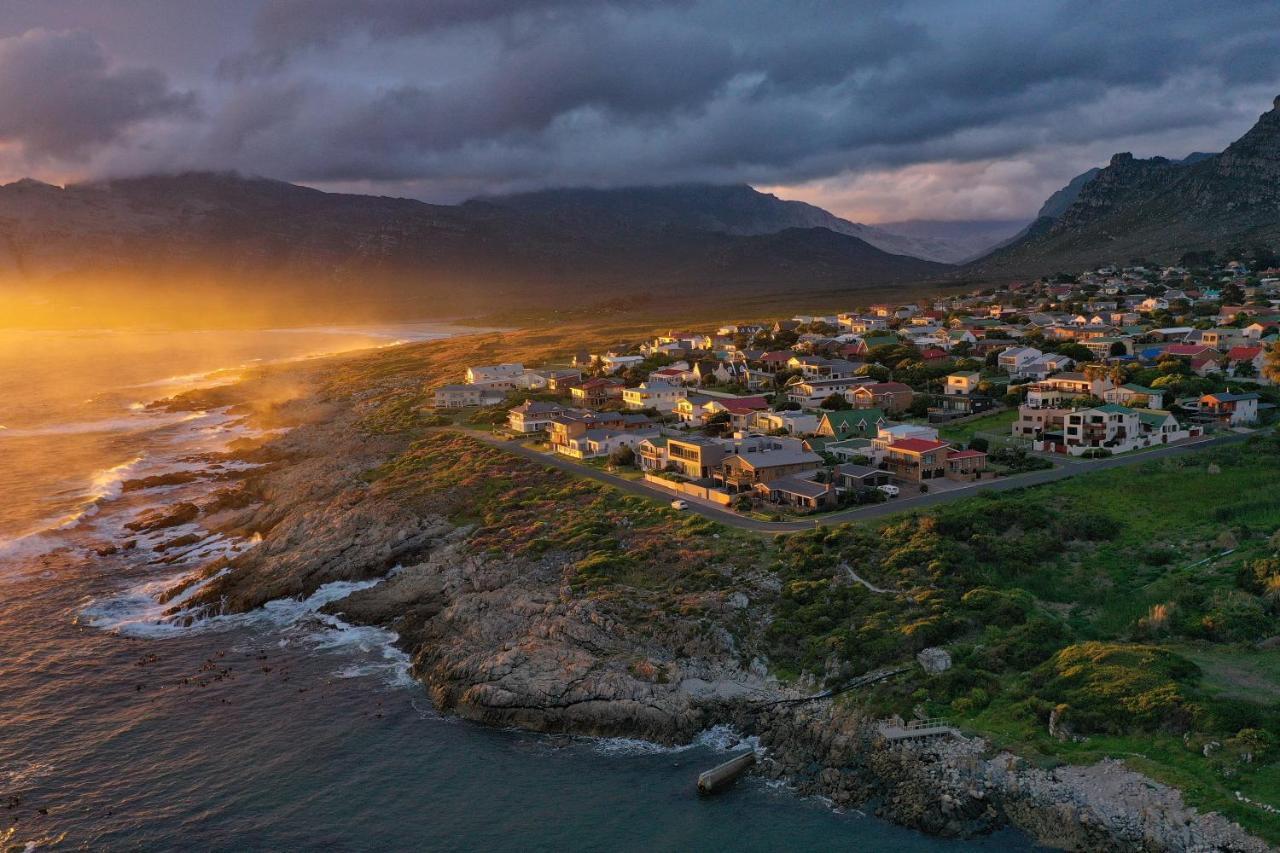 La Mer Seafront Selfcatering Accommodation Kleinmond ภายนอก รูปภาพ
